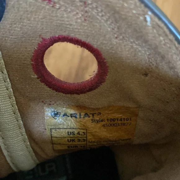 Ariat kids cowboy boots - Picture 3 of 4